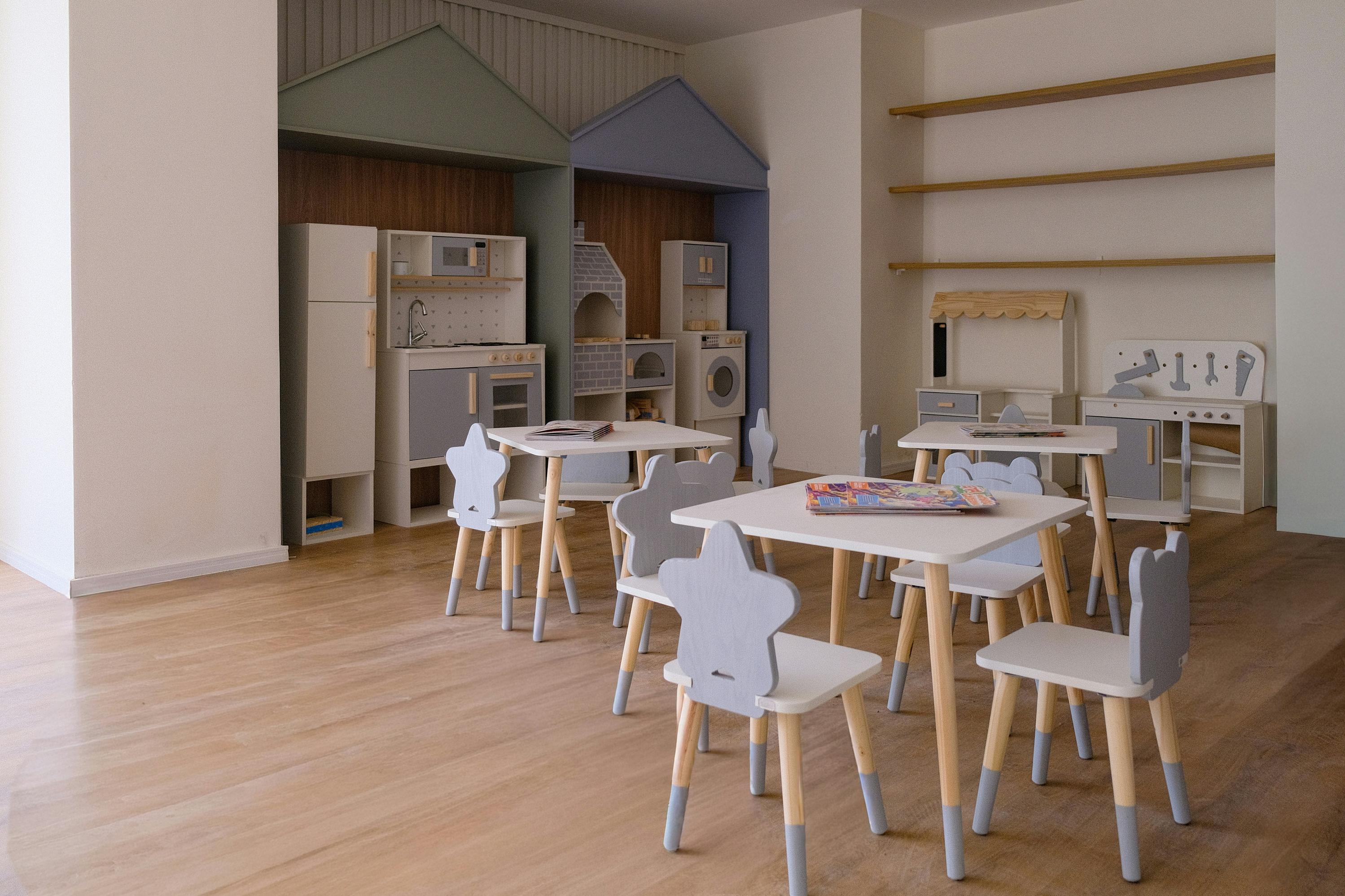 A calm, prepared Montessori classroom